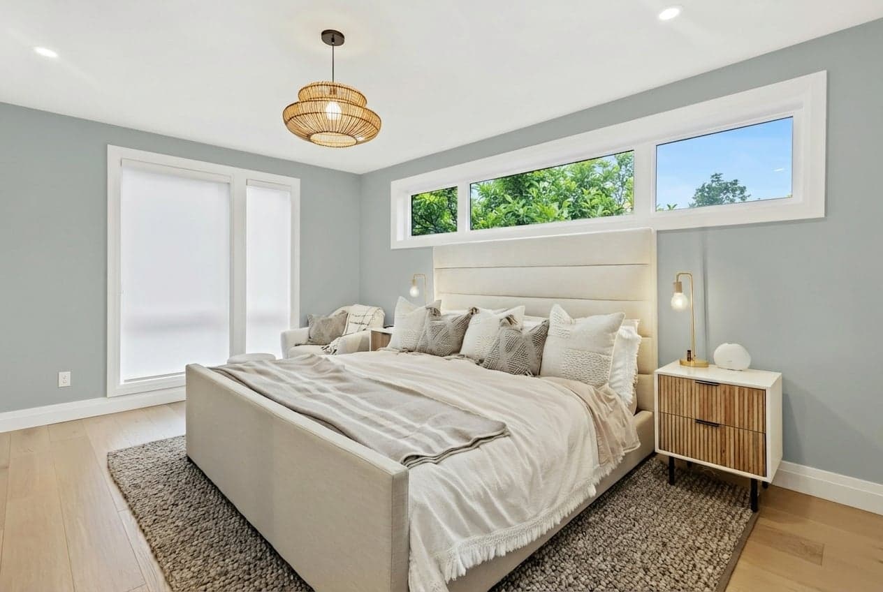 Room with walls painted in Boothbay Gray HC-165 by Benjamin Moore