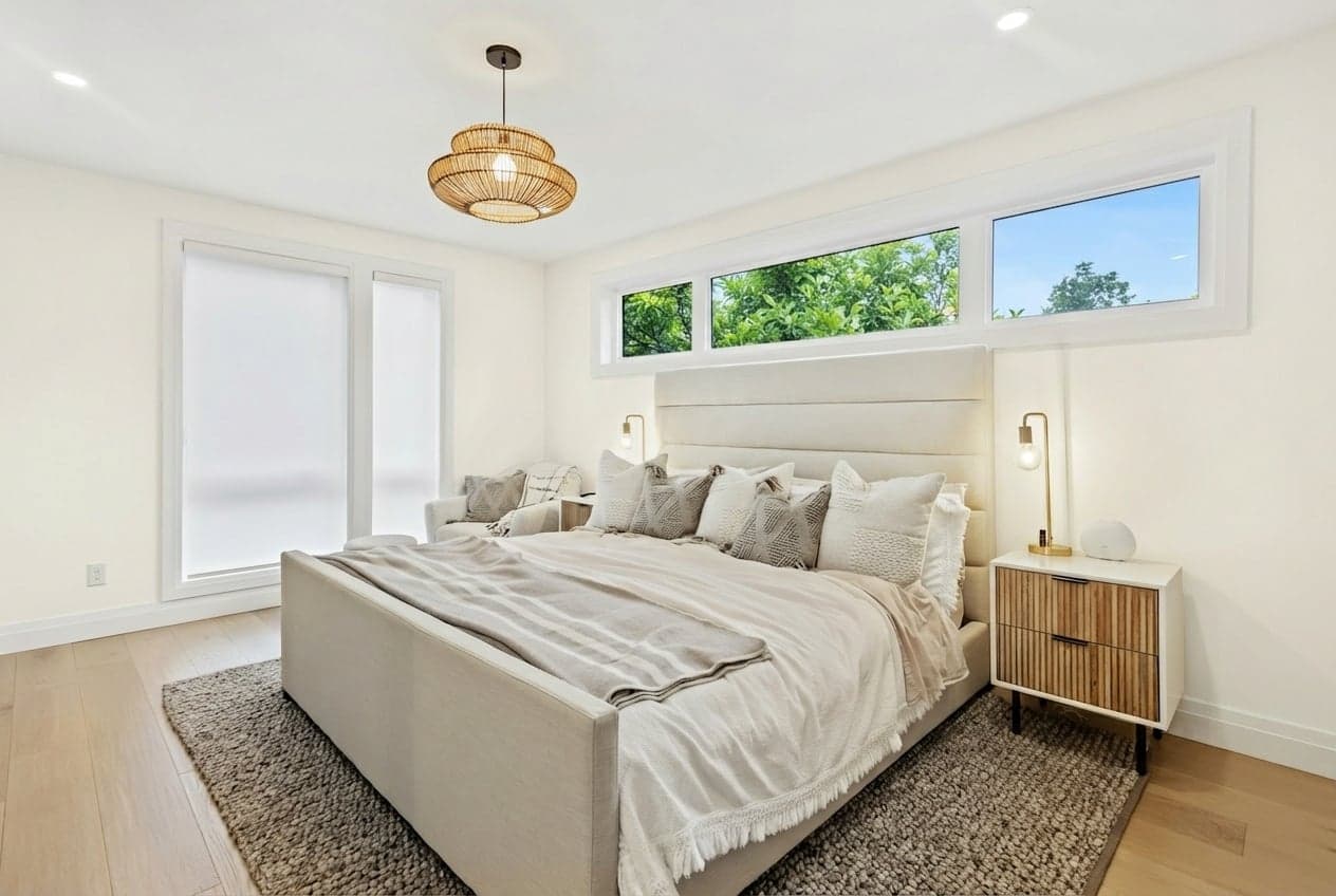 Room with walls painted in Cloud White 967 by Benjamin Moore