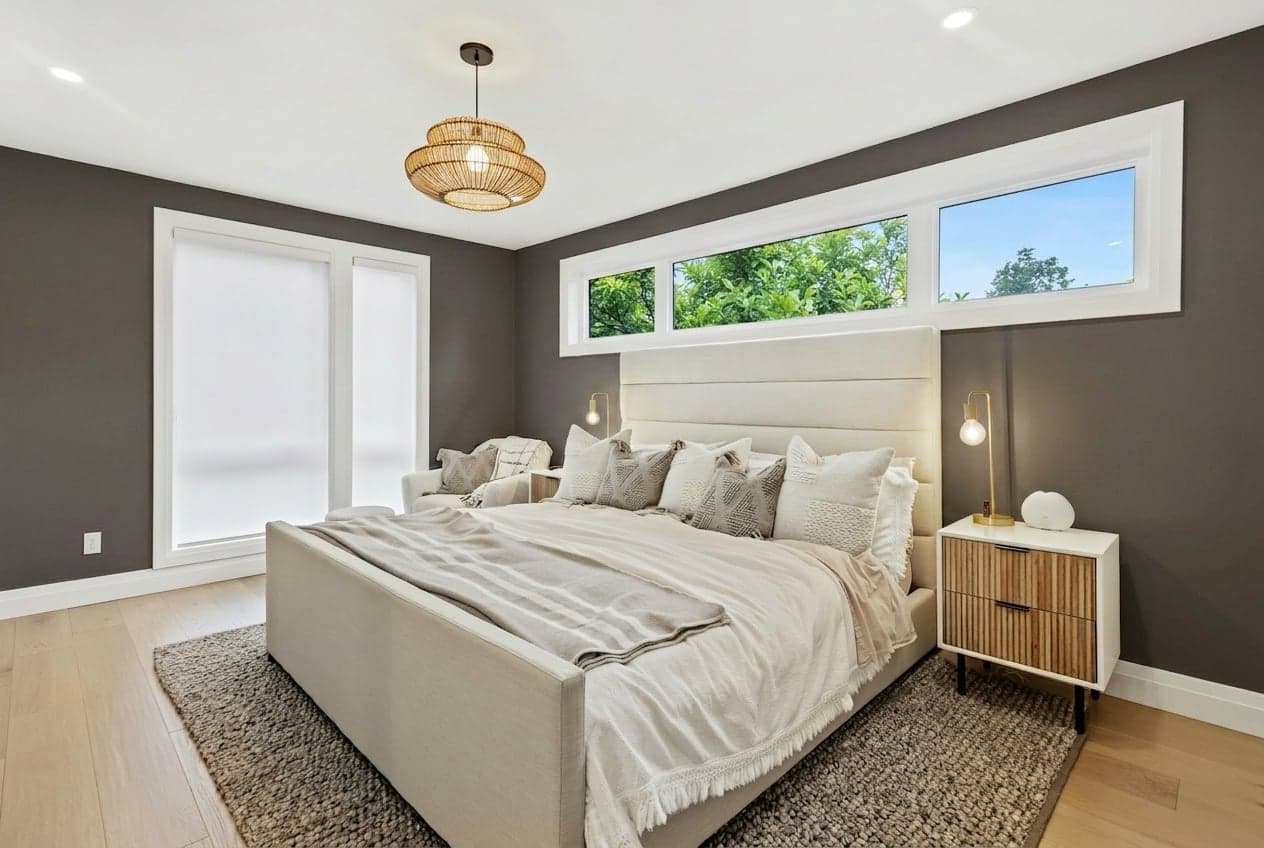 Room with walls painted in Espresso Macchiato DET680 by Dunn-Edwards