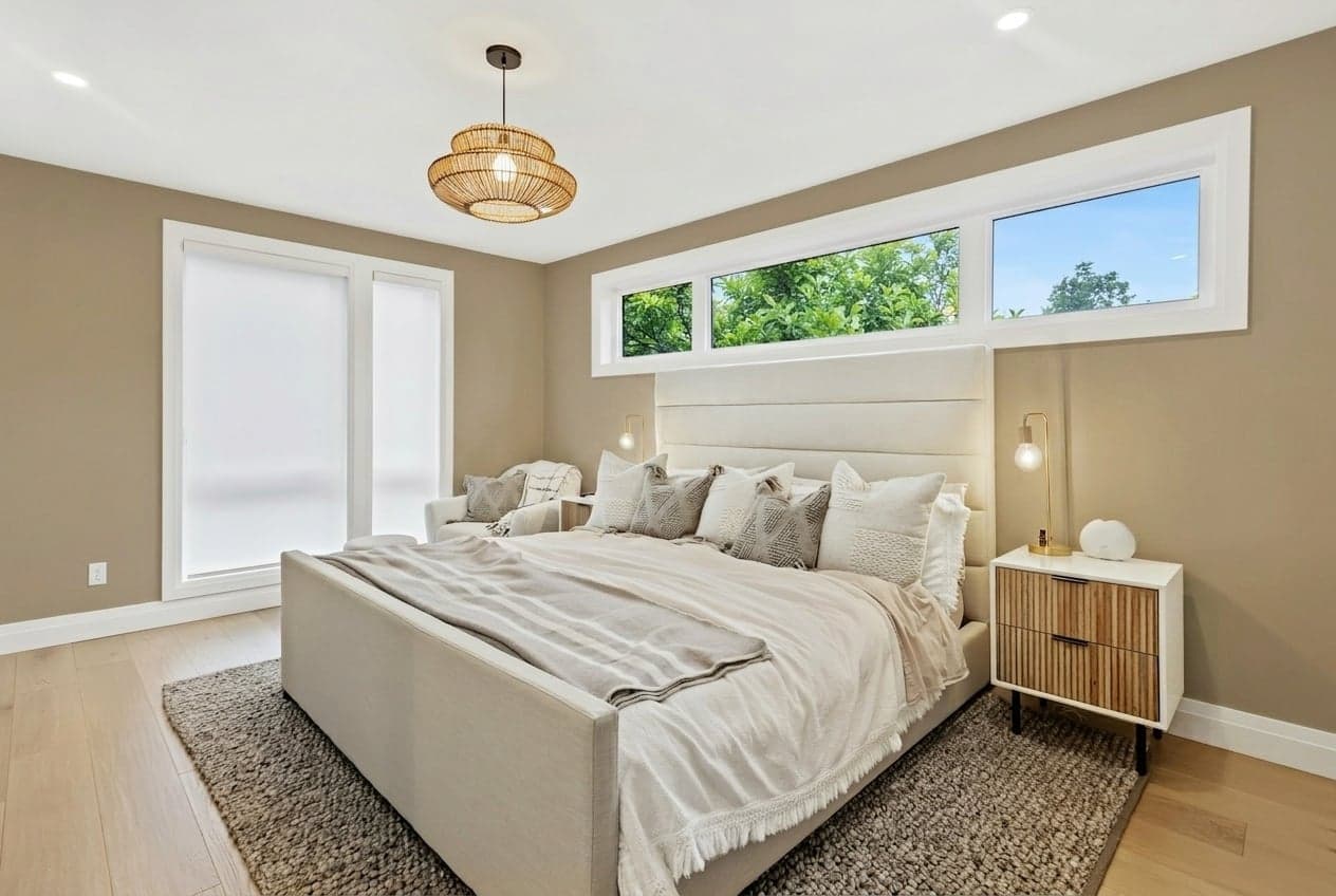 Room with walls painted in Maple Brown Sugar DET639 by Dunn-Edwards
