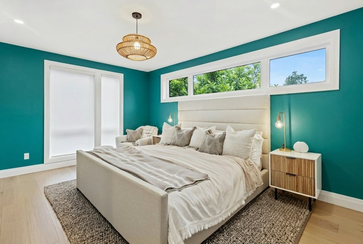 Room with walls painted in Navajo Turquoise DET547 by Dunn-Edwards