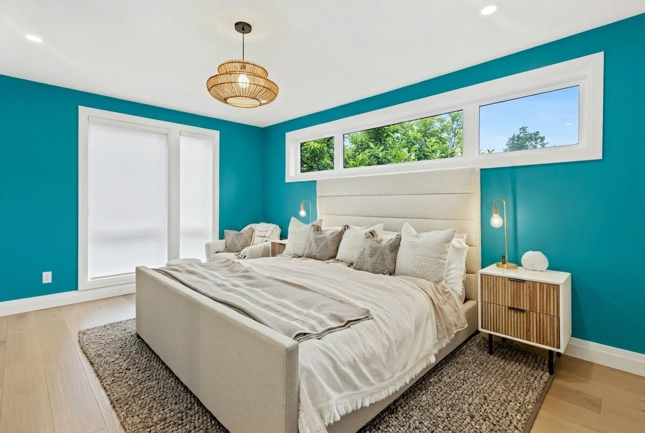 Room with walls painted in Oasis DET546 by Dunn-Edwards