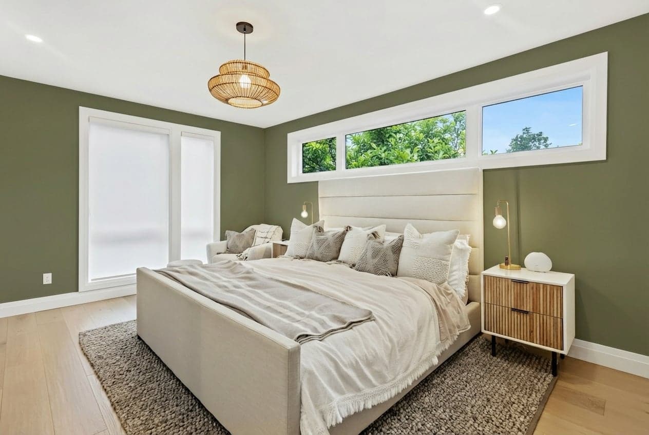 Room with walls painted in Bancha 298 by Farrow & Ball