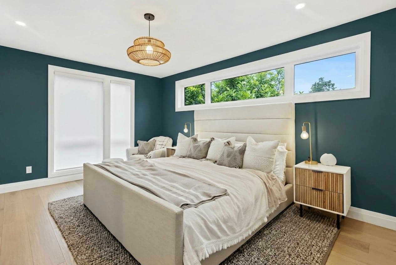 Room with walls painted in Everglade Deck 5011-3 by Valspar