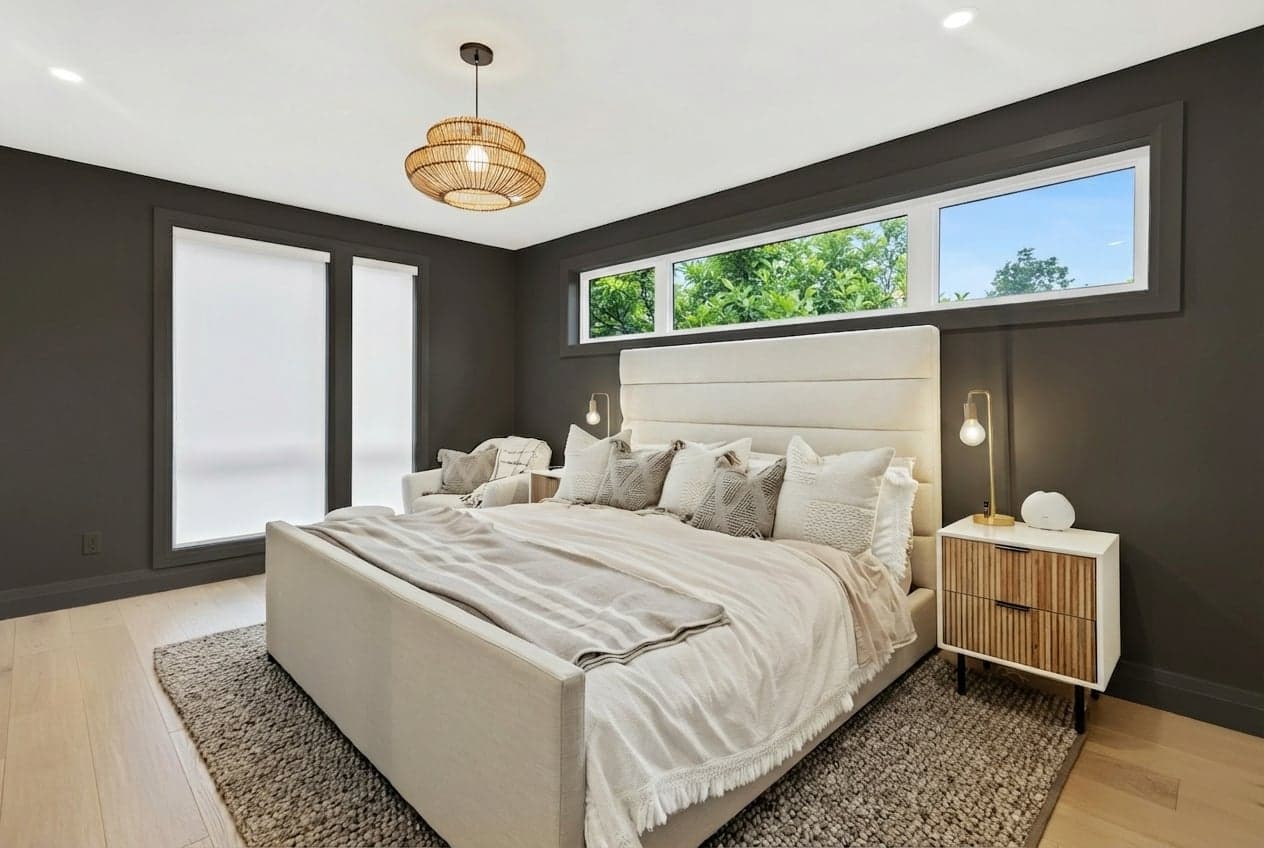 Room with walls painted in Fired Earth 6011-1 by Valspar