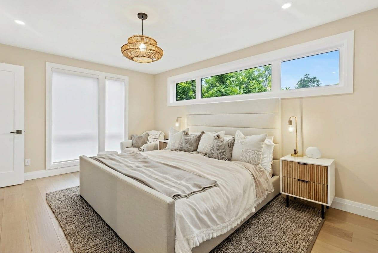 Room with walls painted in Quill V094-1 by Valspar