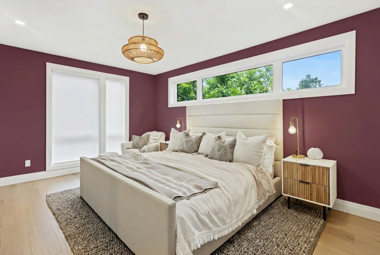 Room with walls painted in Ruby Nights V040-6 by Valspar