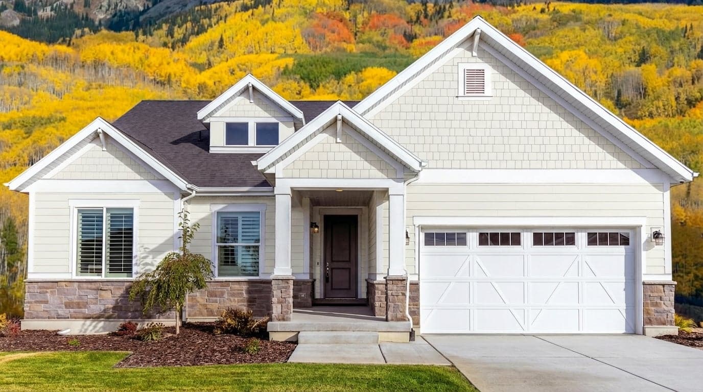 House with siding painted in Polar Bear 75 by Behr