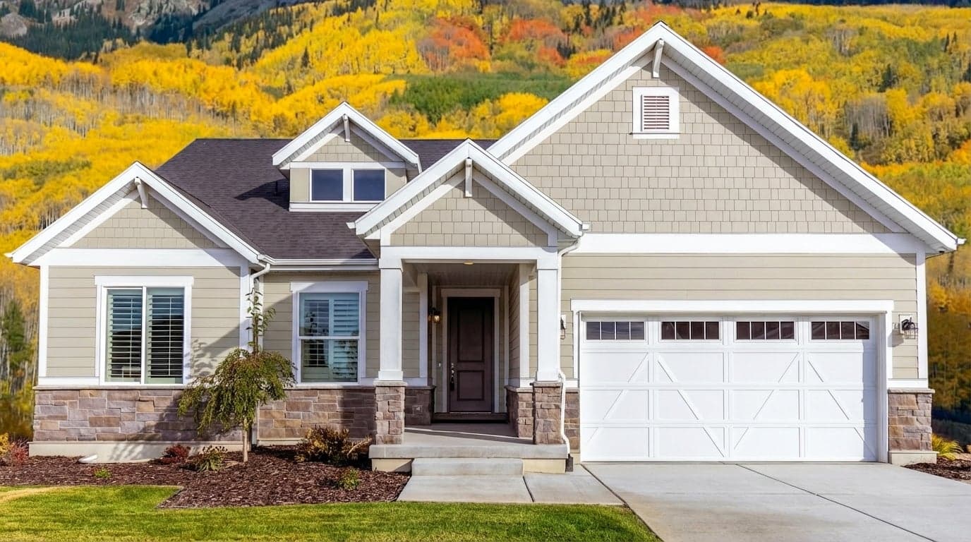House with siding painted in Elmira White HC-84 by Benjamin Moore