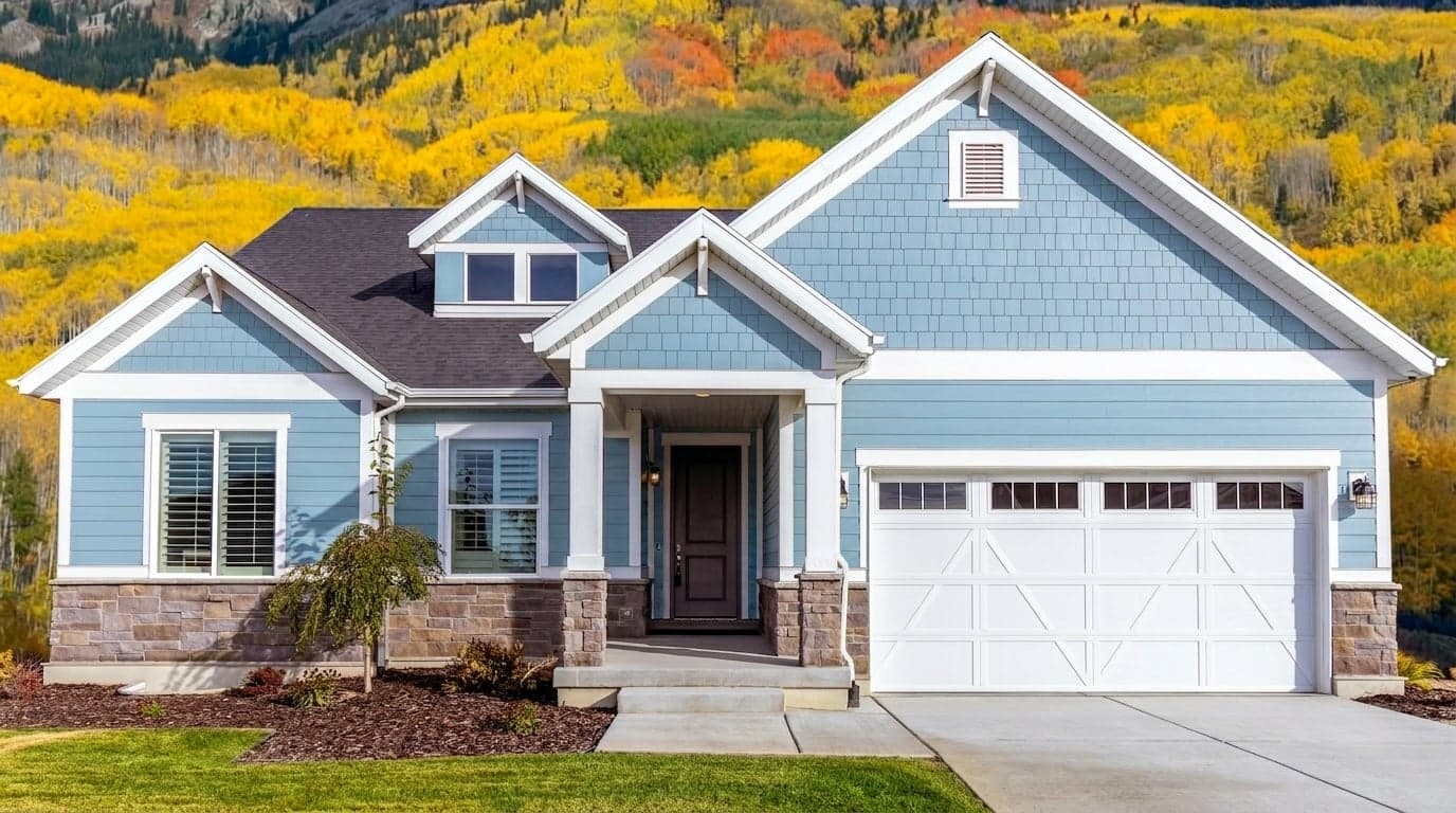 House with siding painted in Blue Calico DET585 by Dunn-Edwards