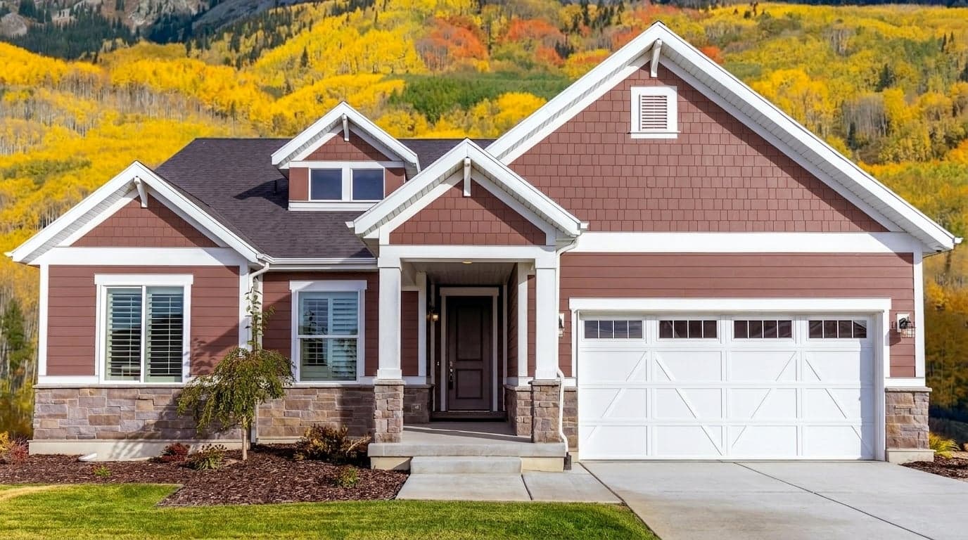 House with siding painted in Saddlebag DET448 by Dunn-Edwards